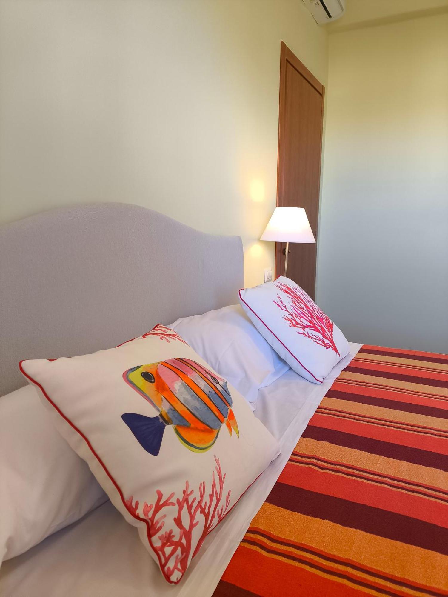 Casa Mar - Elegant Apartment With Pool And Panoramic Terrace In The Heart Of Sorrento Exterior photo