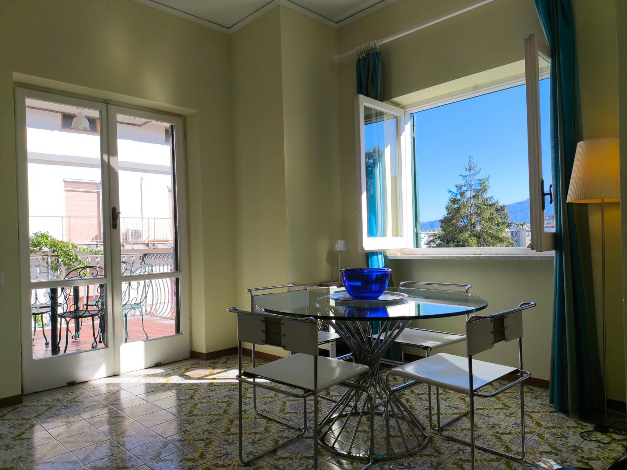 Casa Mar - Elegant Apartment With Pool And Panoramic Terrace In The Heart Of Sorrento Exterior photo